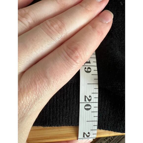 Vince Women's XS 100% Cashmere Sweater Black Slouchy Fit Crew Scoop Neck FLAWS - Picture 12 of 13